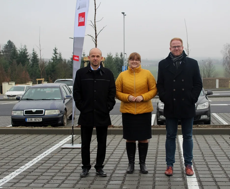 P+R parkoviště v Jihlavě bylo slavnostně otevřeno. Nabízí místo pro 110 řidičů
