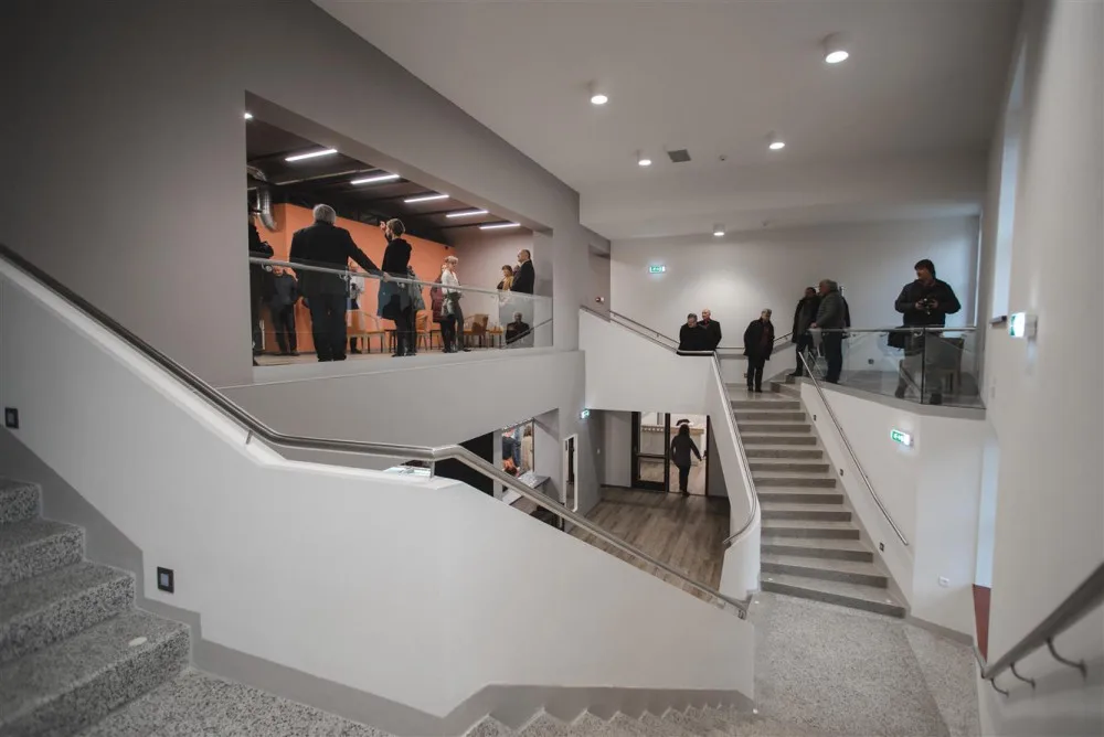 Třebíč má nové komunitní centrum. Nabídne hudební zkušebnu i sociální kavárnu