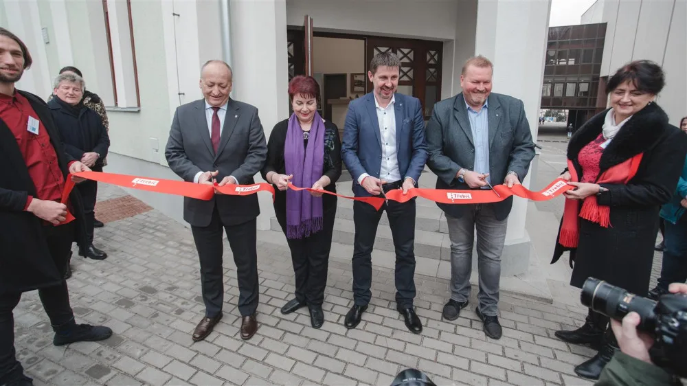 Třebíč má nové komunitní centrum. Nabídne hudební zkušebnu i sociální kavárnu