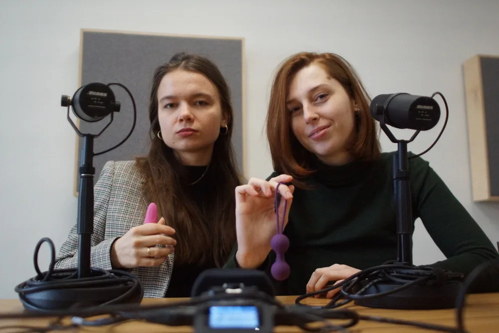 Zuzana (vlevo) a Terezie, autorky podcastu Vyhonit ďábla