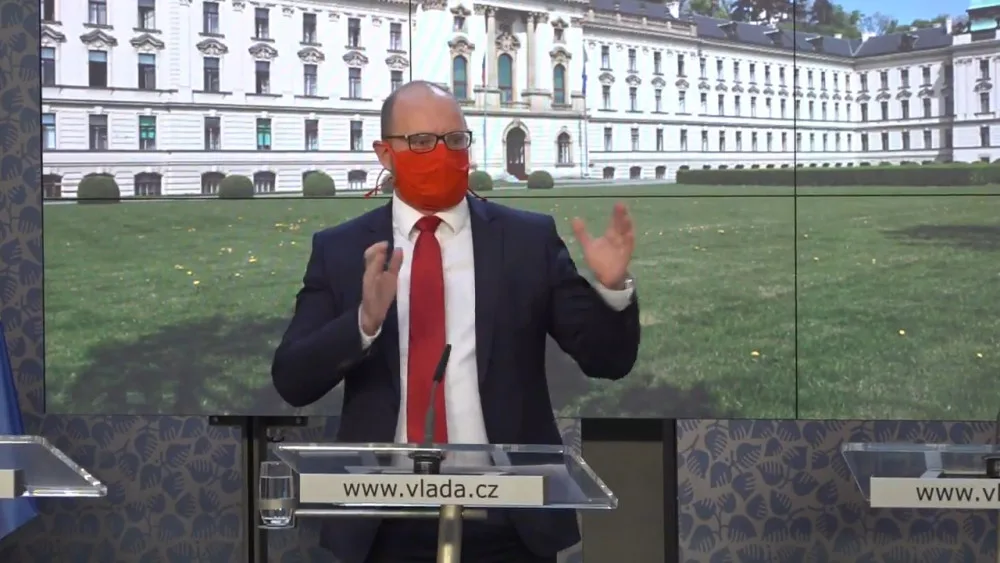 Děti by se mohly do škol vrátit v druhé polovině května, letní prázdniny přerušeny nebudou