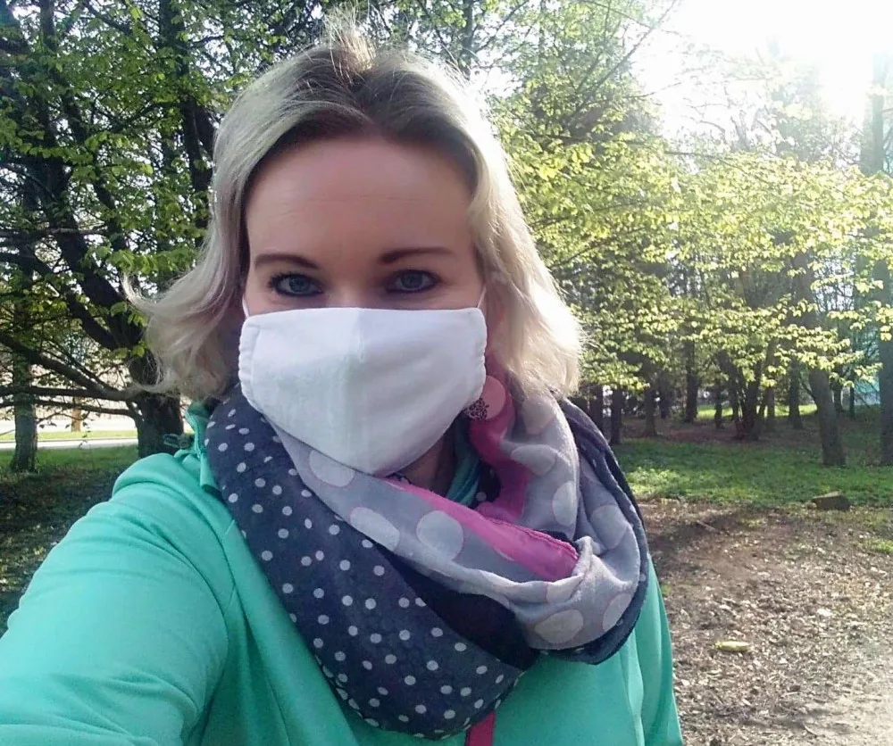 Když teď nemůžu chodit do práce, tak ráda pomohu jiným, říká dobrovolnice z Jihlavy