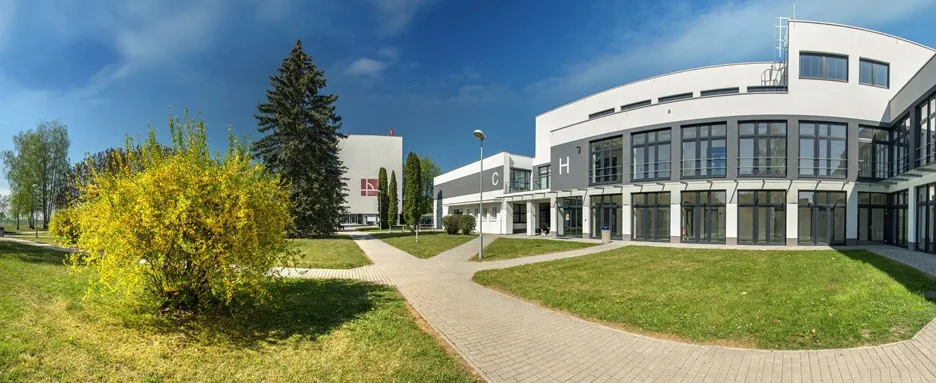 Dlouhodobé praxe, zahraniční stáže, moderní technologie… VŠTE klade důraz na rozvoj svých studentů
