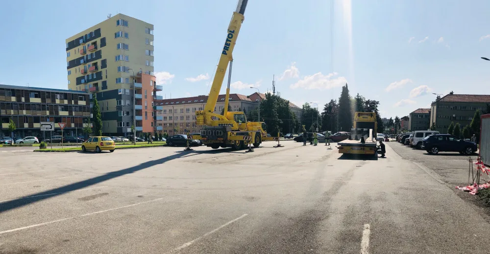 Z parkoviště u jihlavské nemocnice zmizelo odběrové místo na covid-19. Přesunulo se jinam