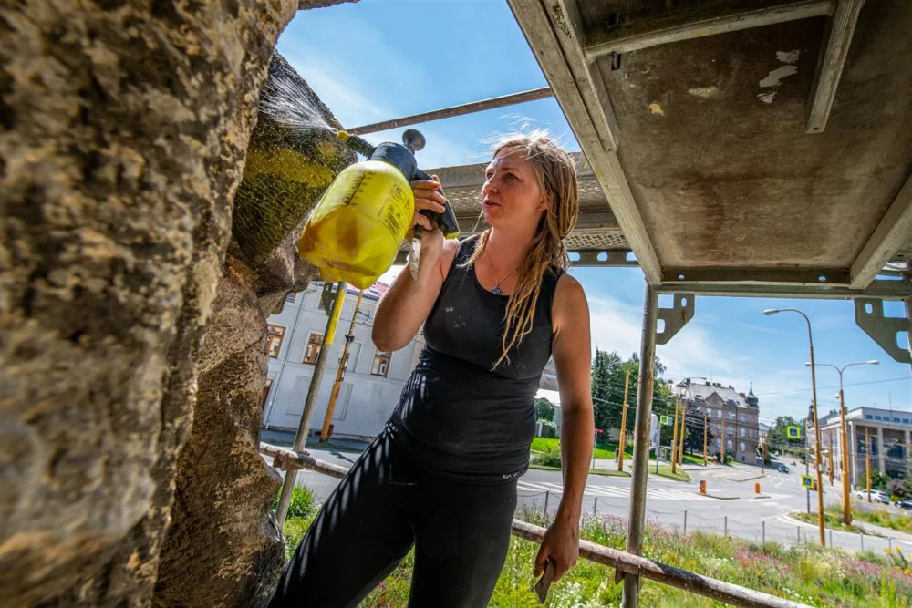 Na jihlavském náměstí se rekonstruuje pomník. Hotovo bude na konci prázdnin