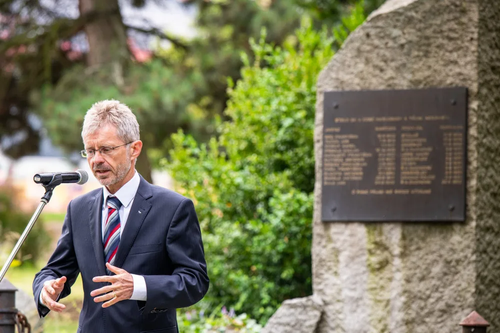 Jihlava si u památníku připomněla popravy politických vězňů