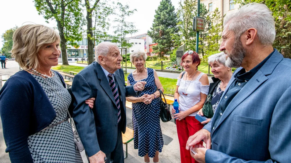 Jihlava si u památníku připomněla popravy politických vězňů
