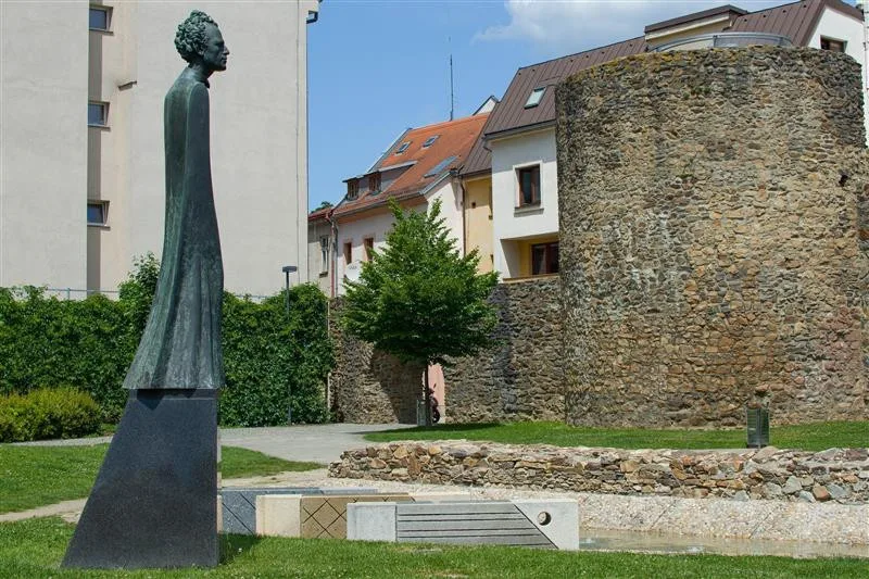 Vandalové poškodili vyhlídku nad jihlavským parkem. Po opravě je opět přístupná 