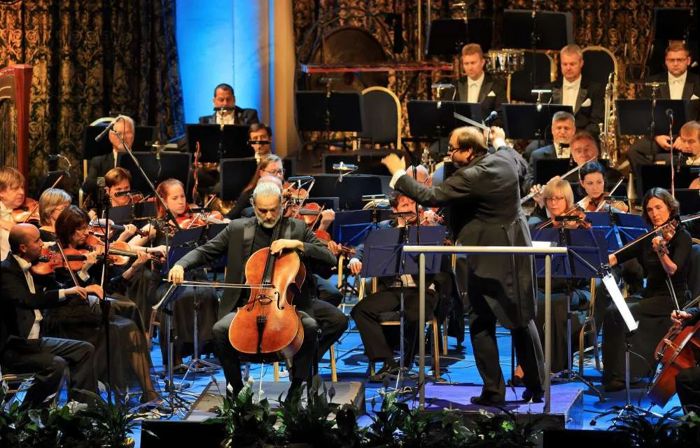 Umělci ocenili fantastickou atmosféru a dočkali se potlesku ve stoje. Mezinárodní hudební festival Český Krumlov zahájil svůj 29. ročník