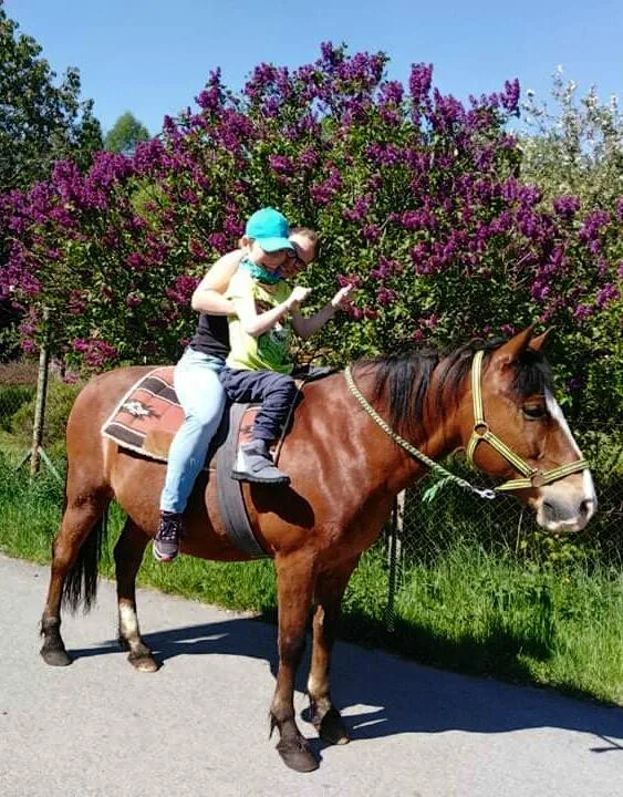 Lukáš z Jihlavy bojuje s mozkovou obrnou. On je má škola života, říká maminka Katka