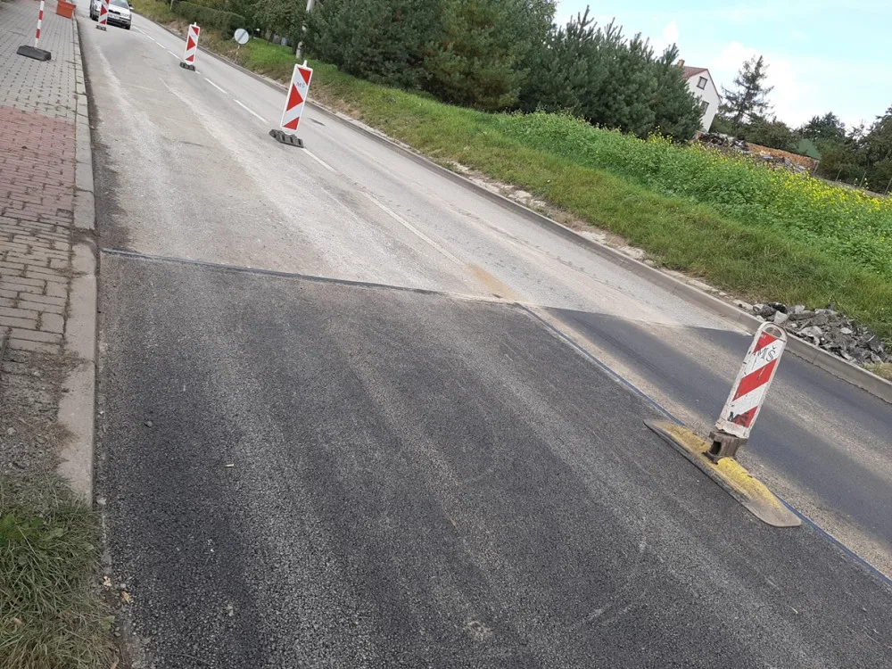 Oprava úseku na silnici I/23 spěje do finále. V neděli večer bude hotovo