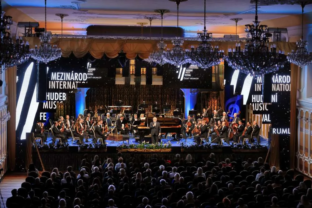 Vřelé publikum a inspirativní město, shodují se umělci. 29. ročník Mezinárodního hudebního festivalu Český Krumlov uzavřel koncert České filharmonie