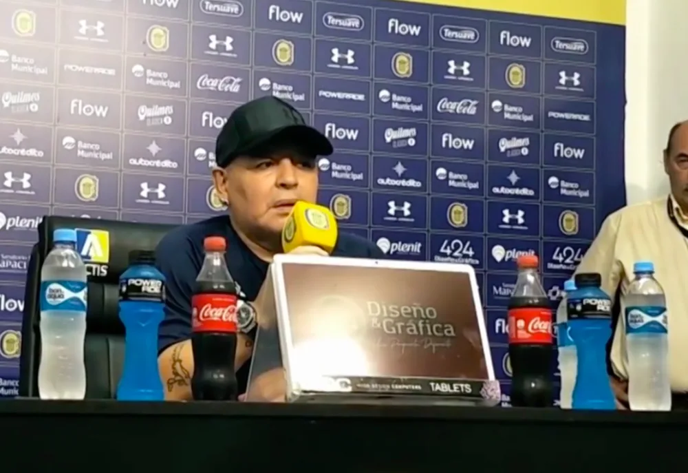 Diego Maradona zemřel. Podle argentinských médií měl podlehnout infarktu