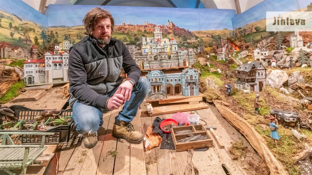 Vánoce v jihlavském kostele. Na Štědrý den se lidem ukáže ručně vyřezávaný betlém