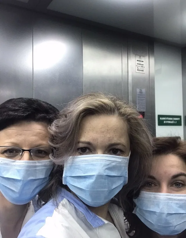 Sestřička z havlíčkobrodské nemocnice zůstala po operaci na vozíčku. Nyní se zkusí vrátit do normálního života