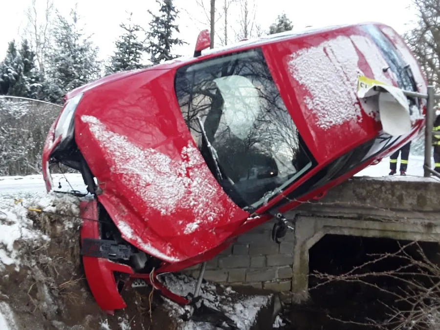 U Heraltic došlo ráno k nehodě. Na vyproštění byl povolán jeřáb