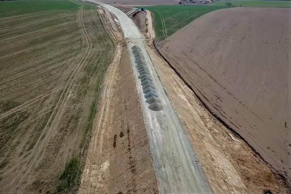 Řidiči se po obchvatu Osové Bítýšky projedou asi během září. Podívejte se, jak to tam teď vypadá