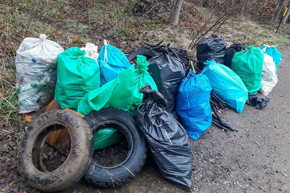 Jihlavu dobrovolně uklízelo skoro 600 lidí. Třeba i HC Dukla, knihovna nebo bedřichovští hasiči