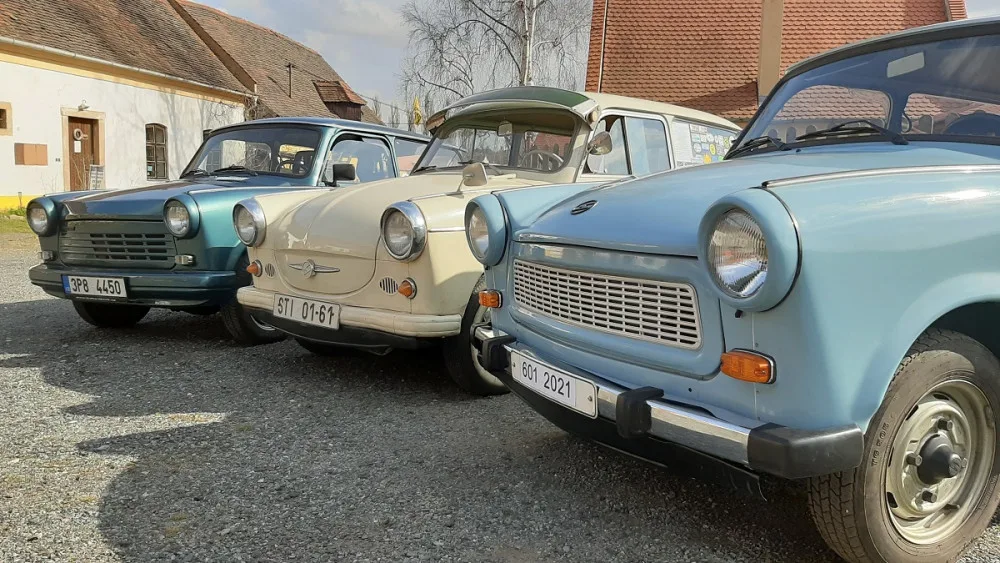 Výroba legendárního vozu skončila přesně před 30 lety, své fanoušky má Trabant dodnes