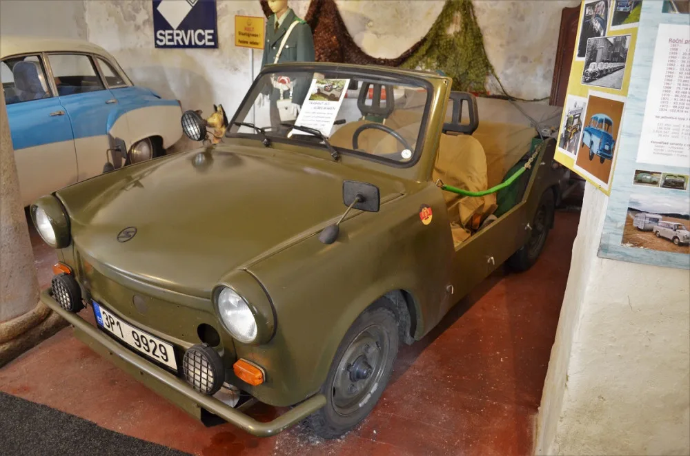Trabant s označením Kübelwagenvozu skončila přesně před 30 lety, své fanoušky má Trabant dodnes