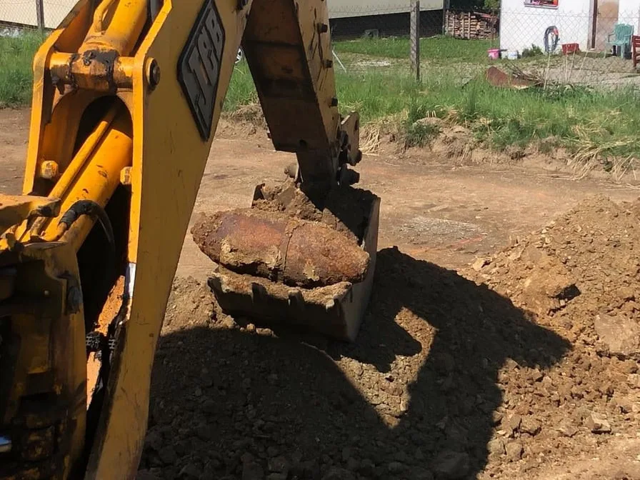 Ve Velké Bíteši se při výkopech našla letecká puma, evakuováno bylo více než tisíc lidí