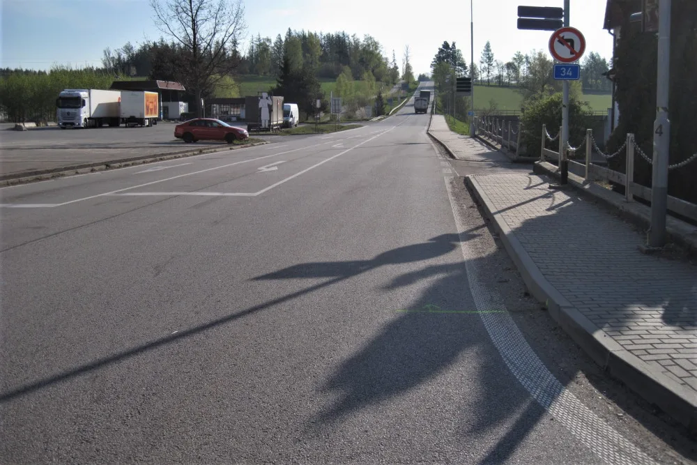 Úsek silnice I/34 je na konci životnosti. Kvůli opravě řidiče čeká uzavírka a objížďka
