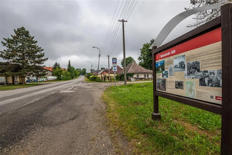 Širší krajnice, nový chodník i veřejné osvětlení. Doprava v Antonínově Dole bude bezpečnější