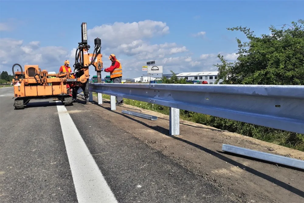 Dálniční most u Bíteše řidiči zkusí už v pondělí. Nyní se dělají dokončovací práce