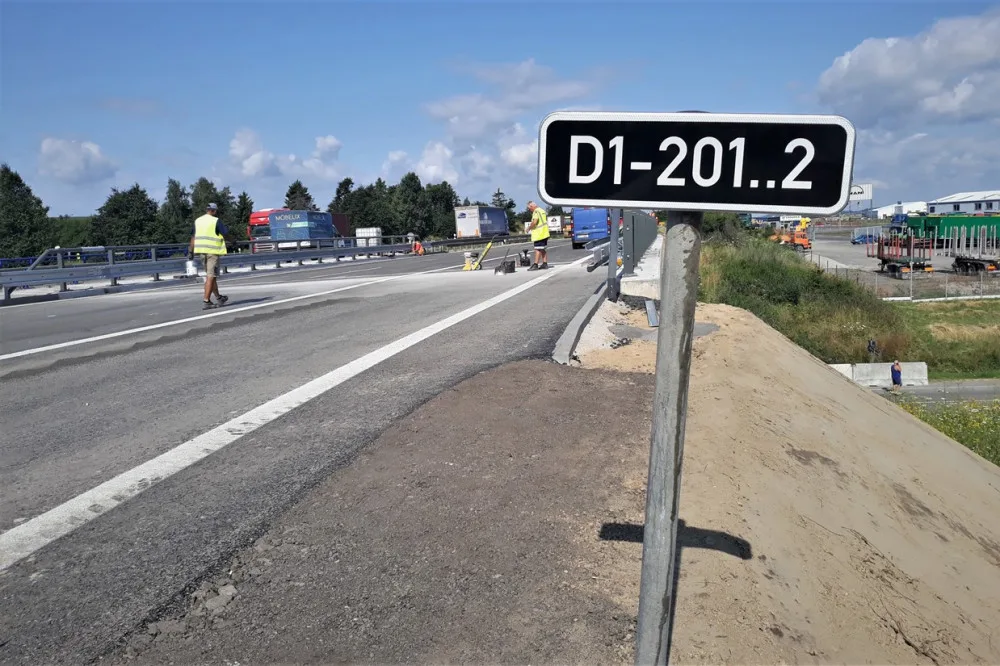 Dálniční most u Bíteše řidiči otestují už v pondělí. Nyní se dělají dokončovací práce