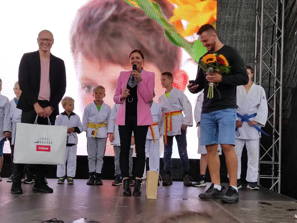 Náměstí ve zlatém lesku. Jihlava vítala dvojnásobného olympijského vítěze Lukáše Krpálka