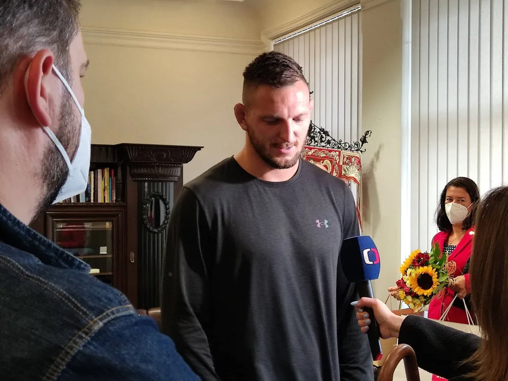 Náměstí ve zlatém lesku. Jihlava vítala dvojnásobného olympijského vítěze Lukáše Krpálka