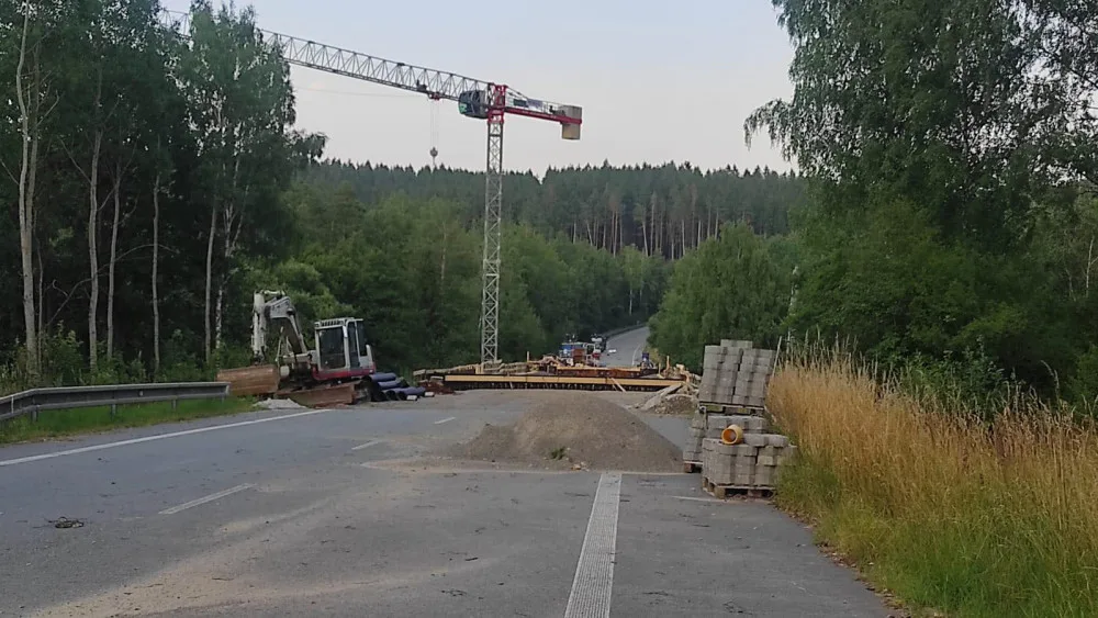Rekonstrukce mostu na silnici II/602 pokročila. Podívejte se, jak to na místě vypadá