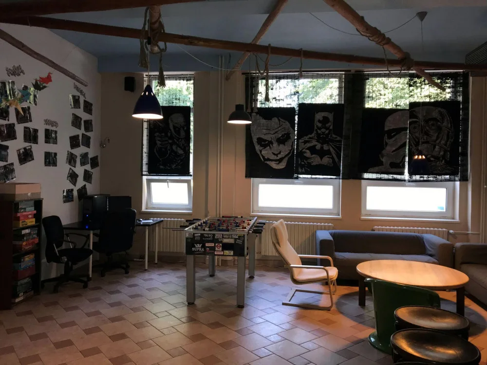 Je jihlavský Vrakbar opravdu bar? Nikoliv, jde o sociální službu
