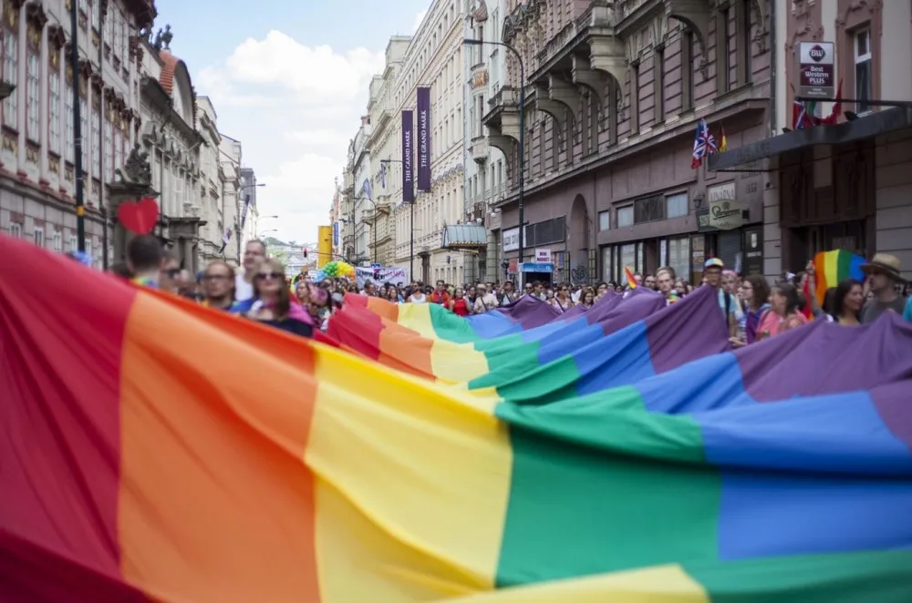 Stovky lidí se nechaly během týdne Prague Pride 2021 otestovat na HIV, syfilis a žloutenky typu B a C