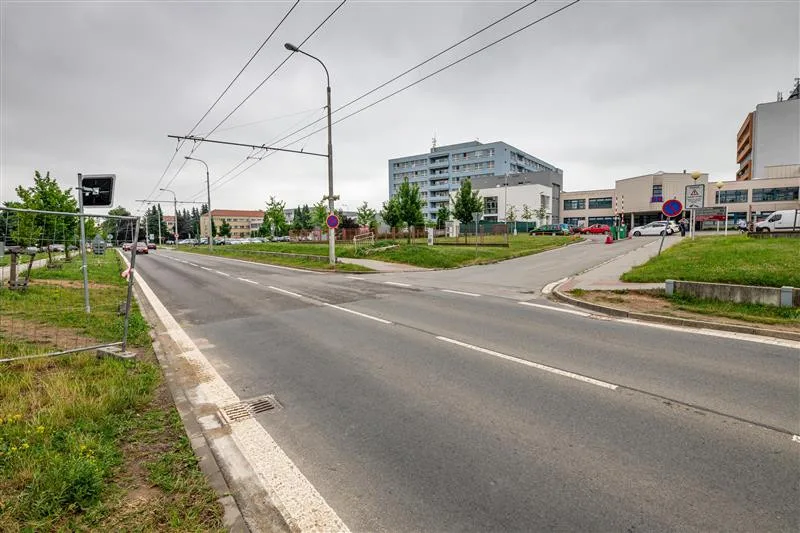 Blíže jihlavskému urgentu. Na ulici Vrchlického začne stavba dvou nových zastávek MHD 