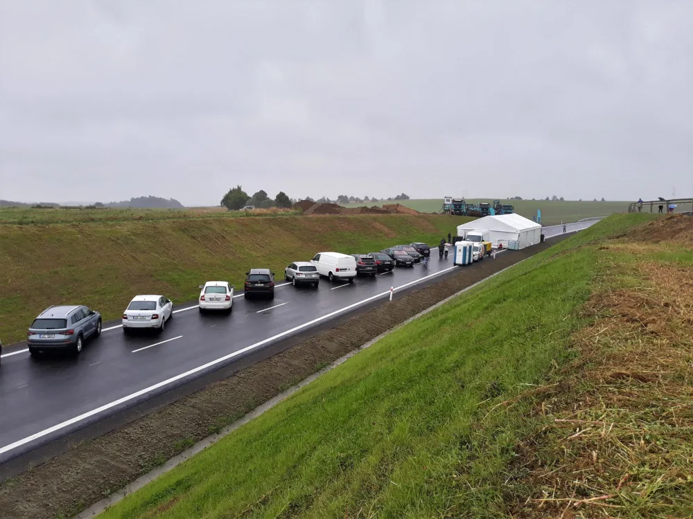 Vysočina má další nový obchvat. Úsek u Osové Bítýšky už otestovali první řidiči