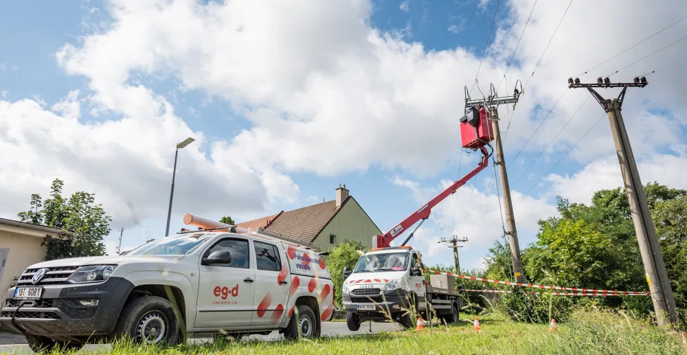 Plánované odstávky elektrické energie jsou nutným a nenahraditelným nástrojem při pracích na elektrickém vedení. Společnost EG.D se je snaží používat co nejméně