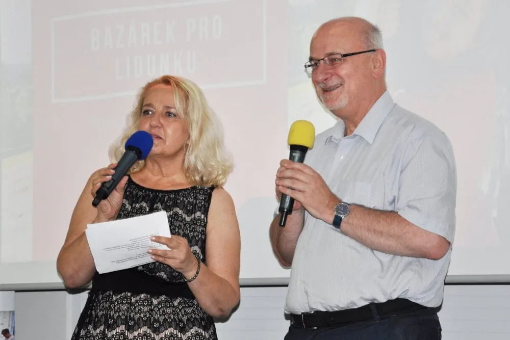 Lidunka má vážné tělesné a mentální postižení. Na bazárku se na ni vybralo 35 tisíc korun, peníze půjdou na nákup auta
