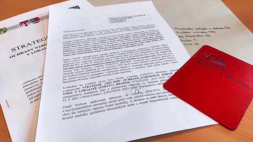 Lokalita Hrádek poslala ministrovi červenou kartu. Přečtěte si dopis, který Havlíček našel ve schránce