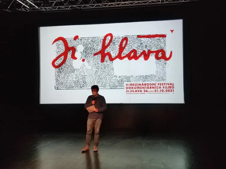 Pětadvacátý ročník dokumentárního festivali zahájí běloruský snímek Když květiny nemlčí