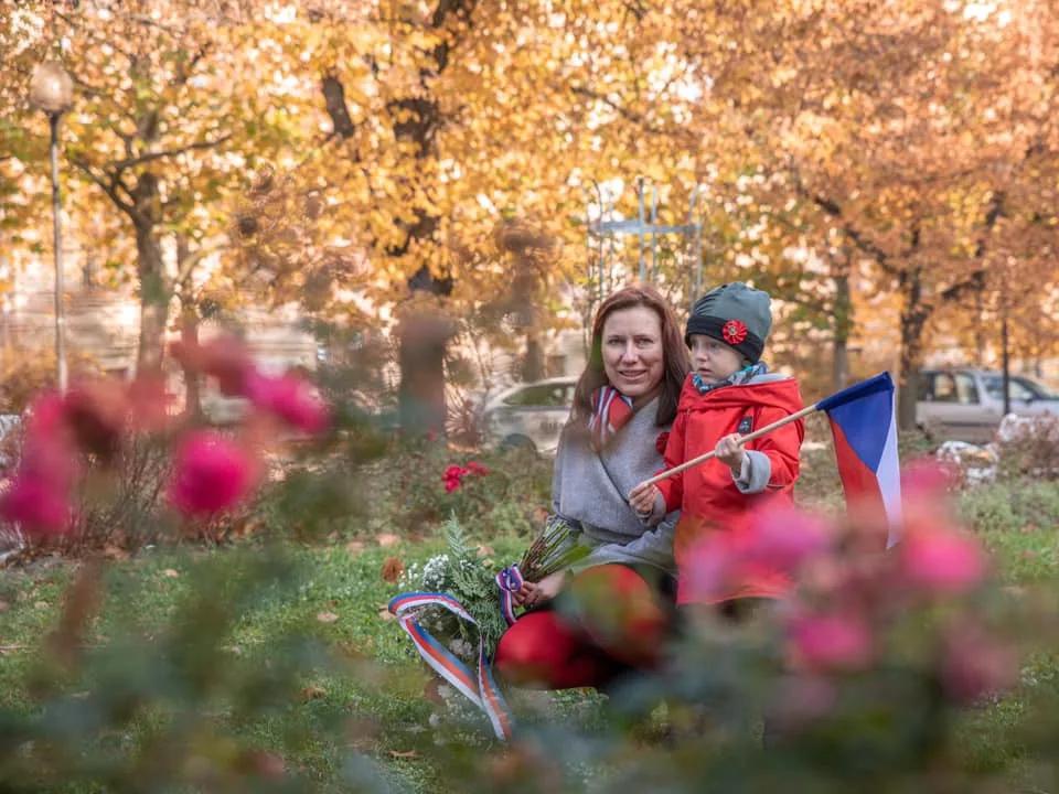 Pieta u sochy T. G. Masaryka v Jihlavě. Lidé dnes vzpomínali na vznik Československa