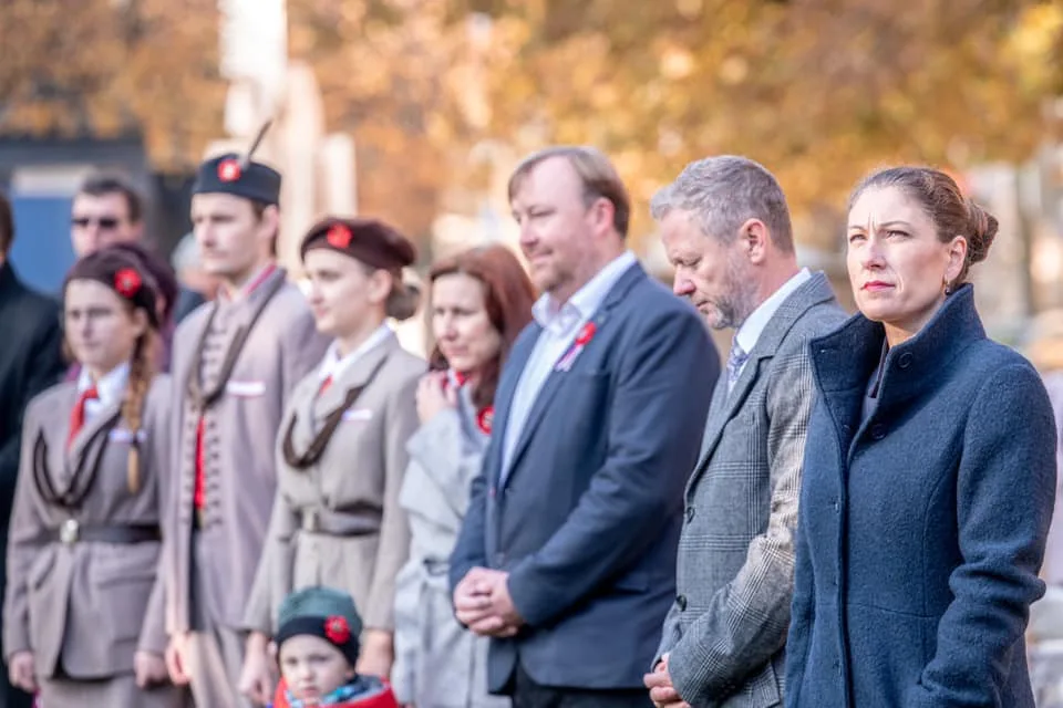 Pieta u sochy T. G. Masaryka v Jihlavě. Lidé dnes vzpomínali na vznik Československa