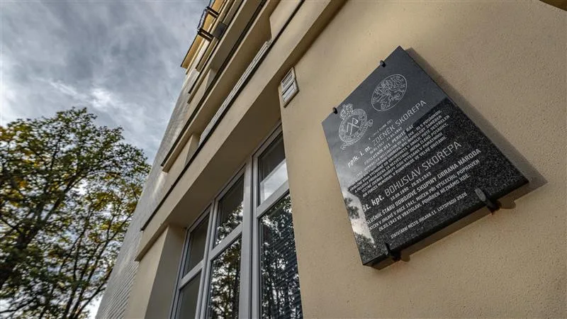 Jihlava pamětní deskou připomněla Bohuslava a Zdeňka Skořepovy, zemřeli v boji proti nacistům