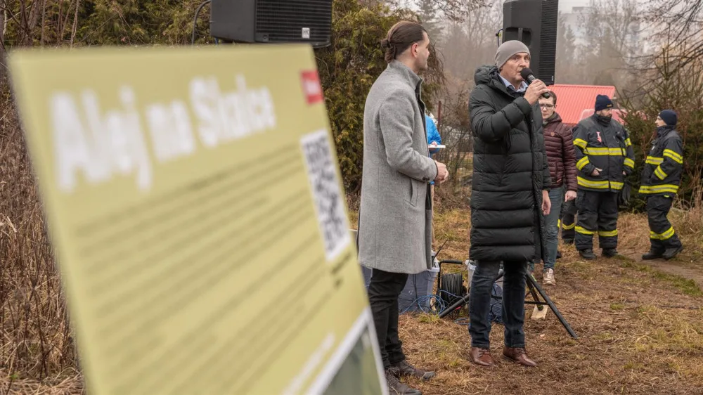 Novou alej v Jihlavě symbolicky otevřelo pouštění draků. Podívejte se, jak to desítkám rodin létalo