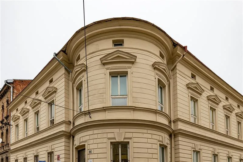 Omezení na jihlavském úřadě kvůli nemoci dál trvá. Jak bude tento týden otevřeno?
