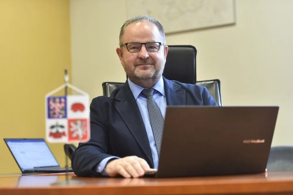 Karel Janoušek: Kraj má ve správě majetek za 32 miliard korun. Chystá výstavbu hospice nebo parkovacích domů pro nemocnice