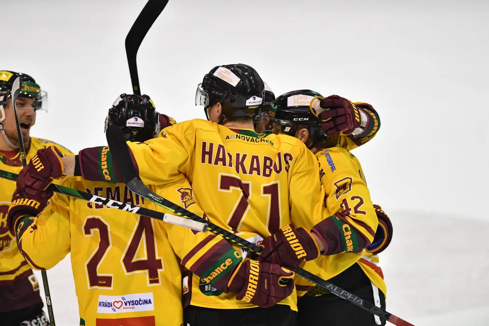 Dvoubrankové manko Dukla nevzdala, přestřelku v Havířově nakonec ovládla 5:6