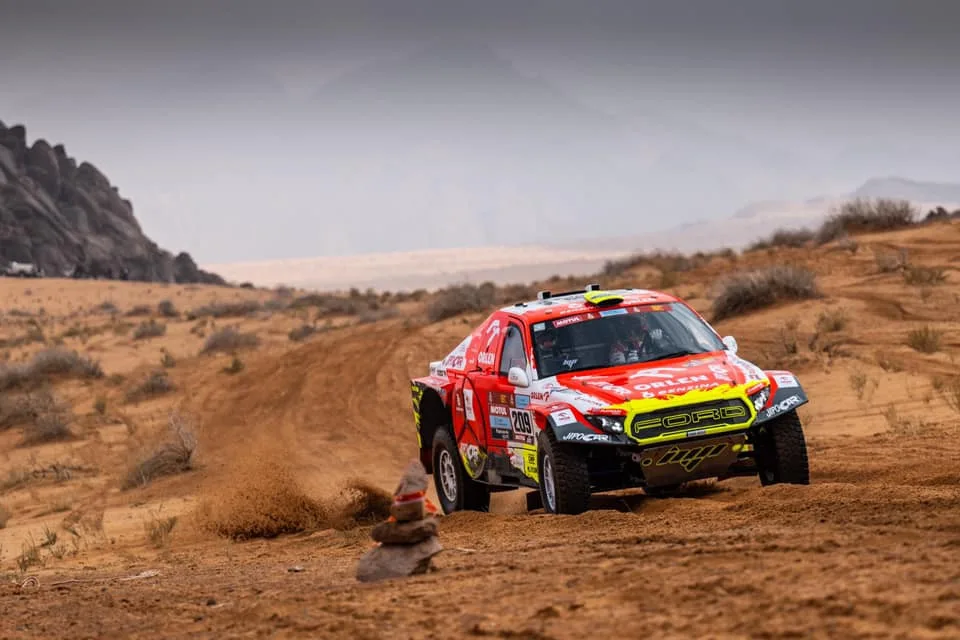 Martin Prokop se zaskvěl v první etapě Rallye Dakar, dokončil ji na třetím místě