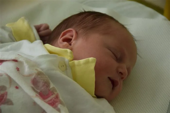 Na Julinku si budeme chvíli zvykat, říká maminka z Polné, která porodila první letošní miminko na Vysočině