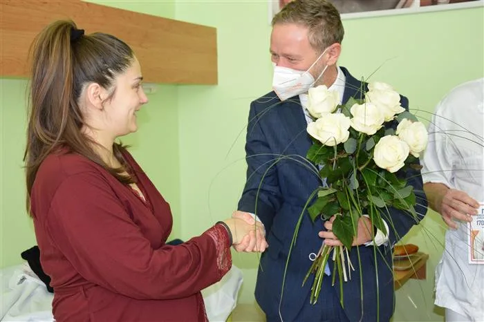 Na Julinku si budeme chvíli zvykat, říká maminka z Polné, která porodila první letošní miminko na Vysočině